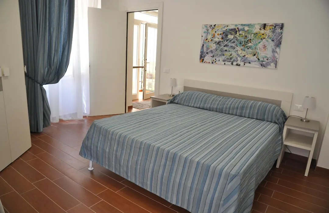 B&B Five-1